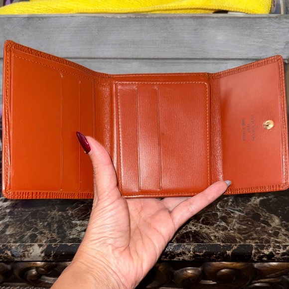 Louis Vuitton Epi Elise triple fold wallet - Picture 3 of 11